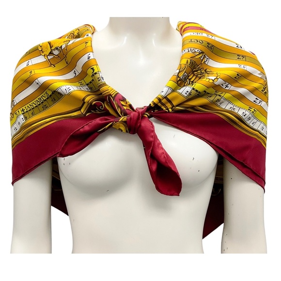 HERMES BURGUNDY / GOLD MULTI DIES ET HORE PRINT SQUARE SILK TWILL SCARF - Picture 3 of 9